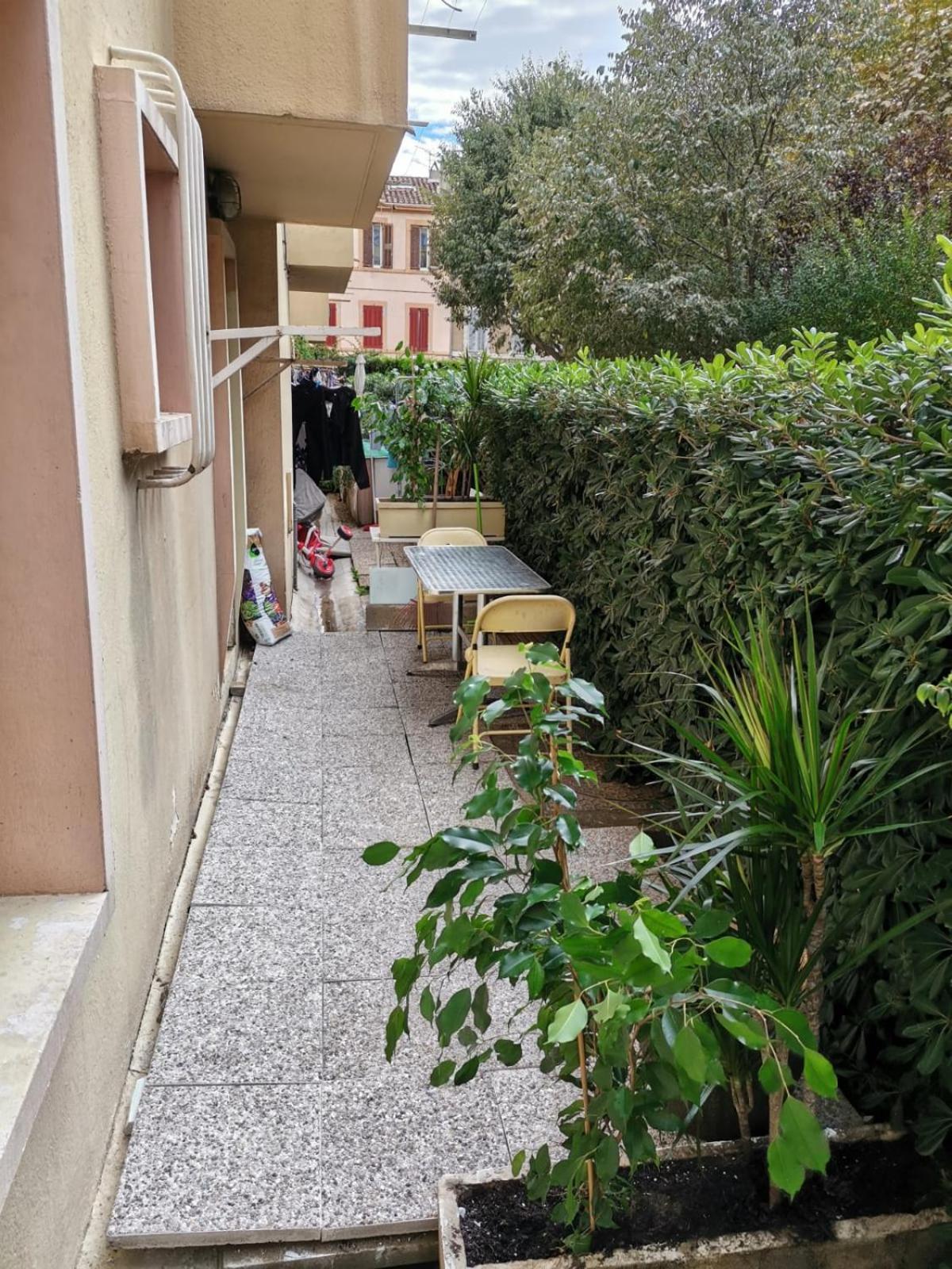 Big Ground Floor 2 Bedrooms Flat In A Quiet Building & Neighborghood مارسيليا المظهر الخارجي الصورة